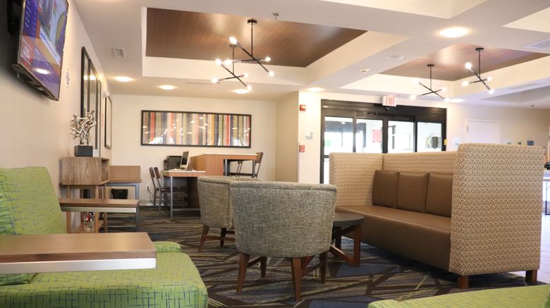 <b>Holiday Inn Express Hotel & Suites Lobby</b>. Images powered by <a href="https://www.leonardoworldwide.com/" title="Leonardo Worldwide" target="_blank">Leonardo</a>.