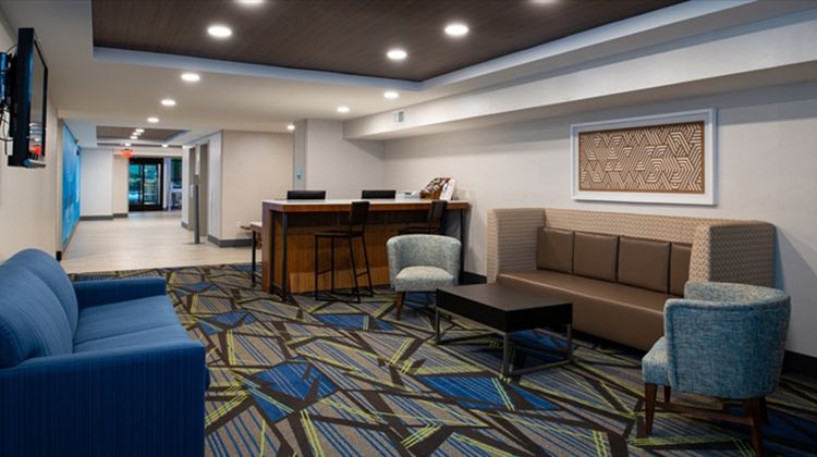 Holiday Inn Express Cincinnati-West Lobby