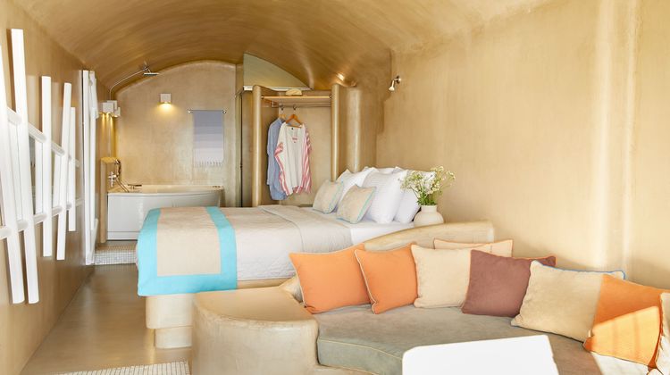 La Perla Villas Room