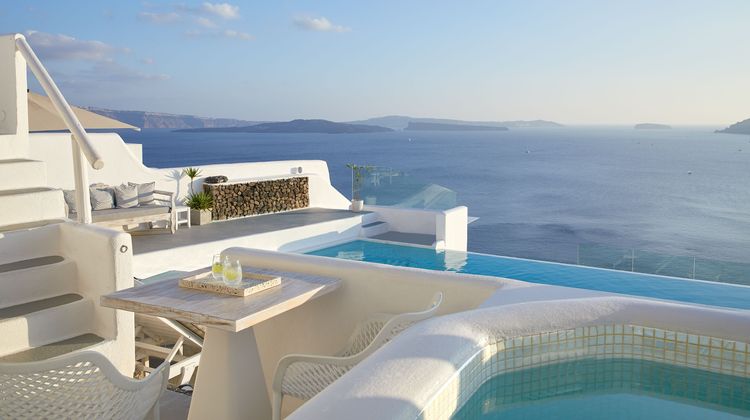 La Perla Villas Room