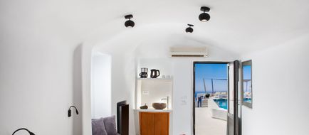 Kassimatis Studios Room