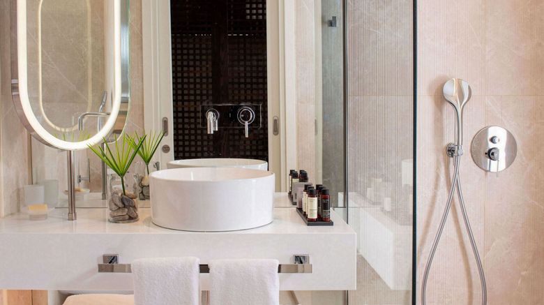 <b>Mitsis Rinela Beach Resort & Spa Room</b>. Images powered by <a href="https://www.leonardoworldwide.com/" title="Leonardo Worldwide" target="_blank">Leonardo</a>.