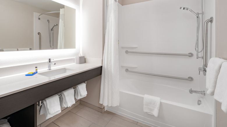 <b>Holiday Inn Trinidad Room</b>. Images powered by <a href="https://www.leonardoworldwide.com/" title="Leonardo Worldwide" target="_blank">Leonardo</a>.
