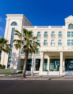 Las Arenas Balneario Resort