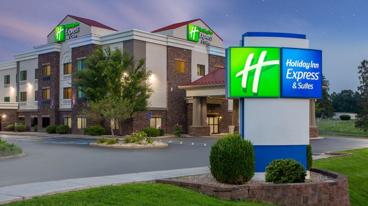 Holiday Inn Express Lewisburg Exterior