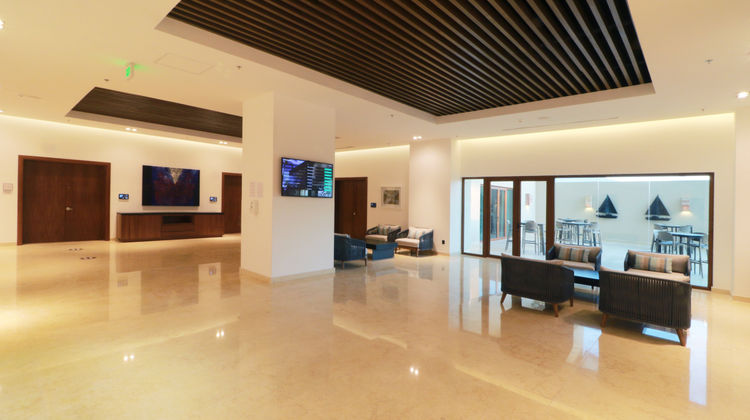 Holiday Inn & Suites Marina & Golf Restaurant