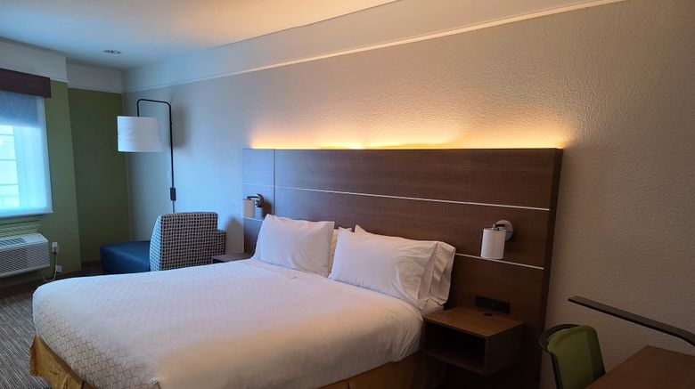 <b>Holiday Inn Express & Suites Galveston W Room</b>. Images powered by <a href="https://leonardo.com/" title="Leonardo Worldwide" target="_blank">Leonardo</a>.