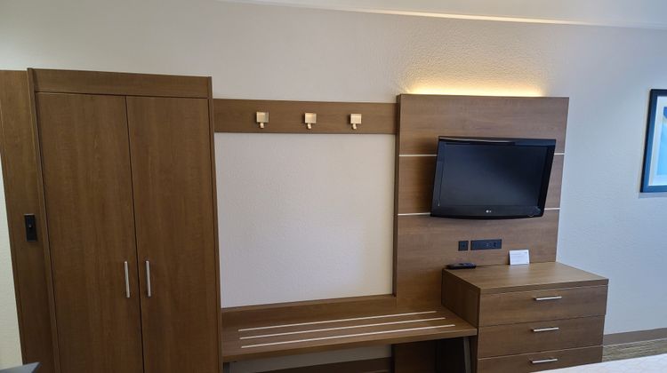 Holiday Inn Express & Suites Galveston W Room