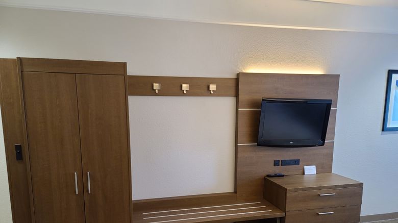 <b>Holiday Inn Express & Suites Galveston W Room</b>. Images powered by <a href="https://leonardo.com/" title="Leonardo Worldwide" target="_blank">Leonardo</a>.