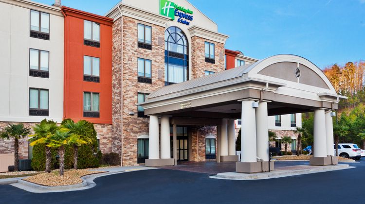 Holiday Inn Express Hotel & Suites Exterior