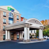 Holiday Inn Express Hotel & Suites