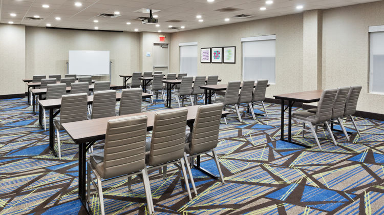 Holiday Inn Express Hotel & Suites Meeting
