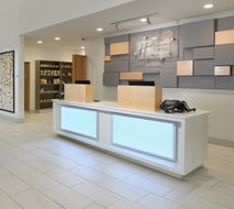 Holiday Inn Express & Suites Magnolia Lobby