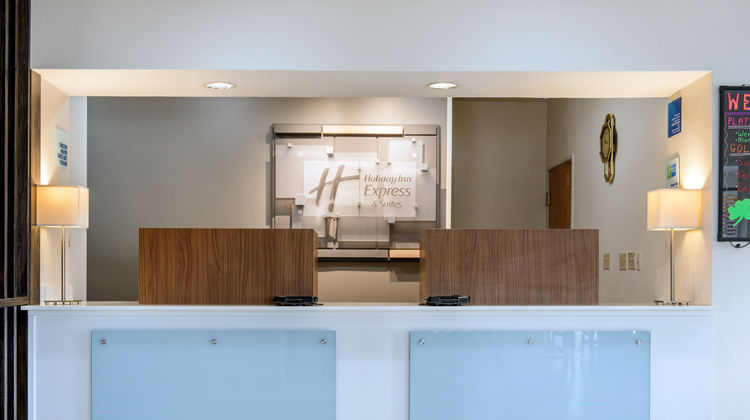 Holiday Inn Express & Suites Harrison Lobby