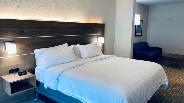 Holiday Inn Express Suite