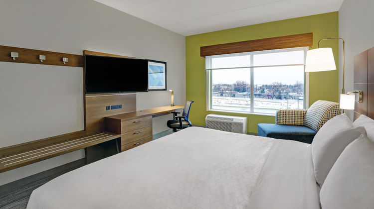 Holiday Inn Express & Suites Collingwood Room