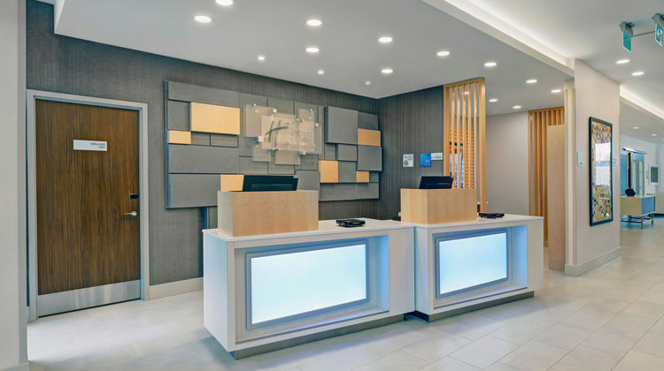 Holiday Inn Express & Suites Collingwood Exterior