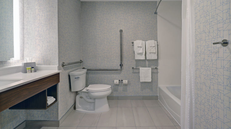 Holiday Inn Express & Suites Collingwood Room