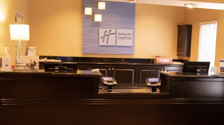 Holiday Inn Express & Suites Columbus Ea Lobby