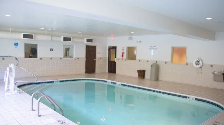 Holiday Inn Express & Suites Columbus Ea Pool