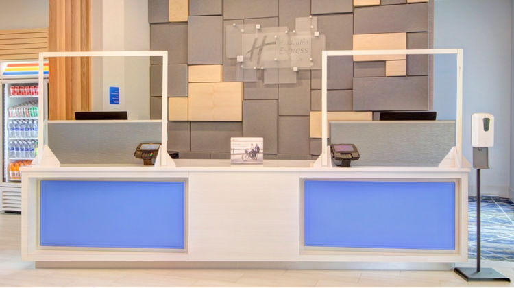 Holiday Inn Express & Stes Southwest Lobby