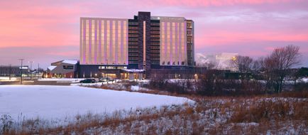 Omni Viking Lakes Hotel Exterior