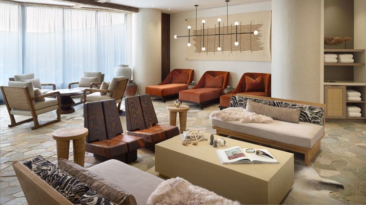Omni Viking Lakes Hotel Spa
