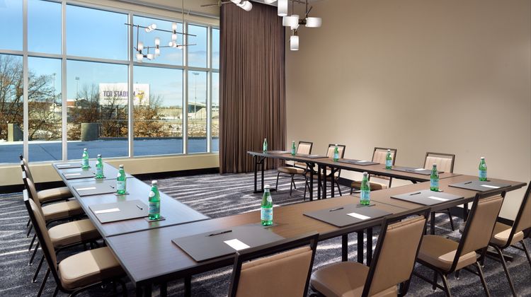 Omni Viking Lakes Hotel Meeting