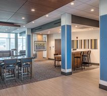 Holiday Inn Express & Suites West Omaha Lobby