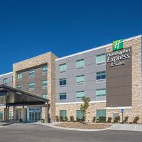 Holiday Inn Express & Suites West Omaha