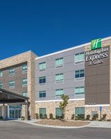 Holiday Inn Express & Suites West Omaha