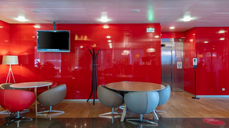 <b>Holiday Inn Express Saint-Nazaire Lobby</b>. Images powered by <a href="https://www.leonardoworldwide.com/" title="Leonardo Worldwide" target="_blank">Leonardo</a>.
