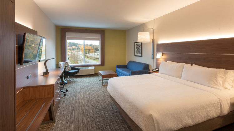 Holiday Inn Express Suites Tukwila Suite
