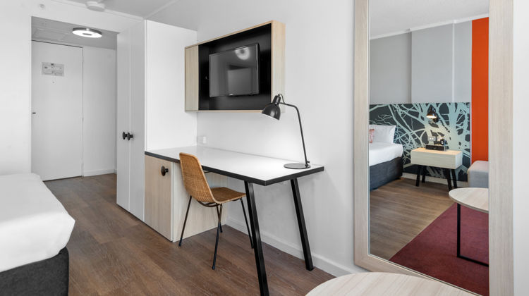 The Plaza Hotel Kalgoorlie Room