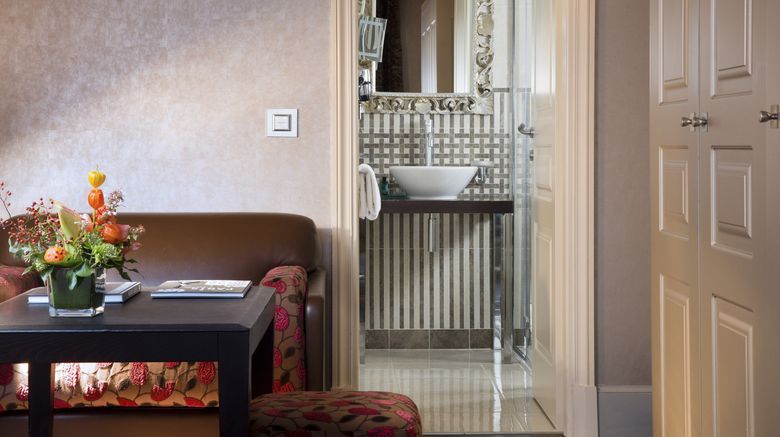 <b>Ares Eiffel Hotel Lobby</b>. Images powered by <a href="https://www.leonardoworldwide.com/" title="Leonardo Worldwide" target="_blank">Leonardo</a>.