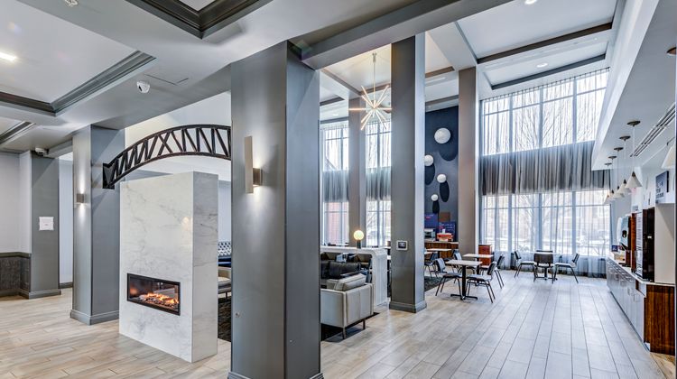 Holiday Inn Express/Stes OSU-Medical Ctr Lobby