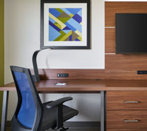 Holiday Inn Express Downtown Room