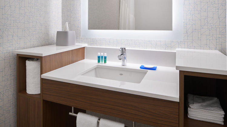 Holiday Inn Express Downtown Room