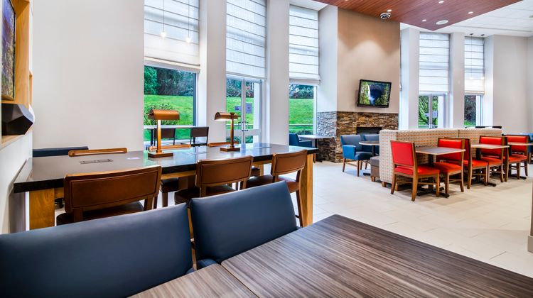 Holiday Inn Express & Suites Langley Restaurant