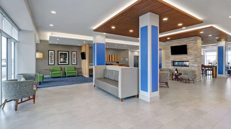 Holiday Inn Express & Suites Port Elgin Lobby