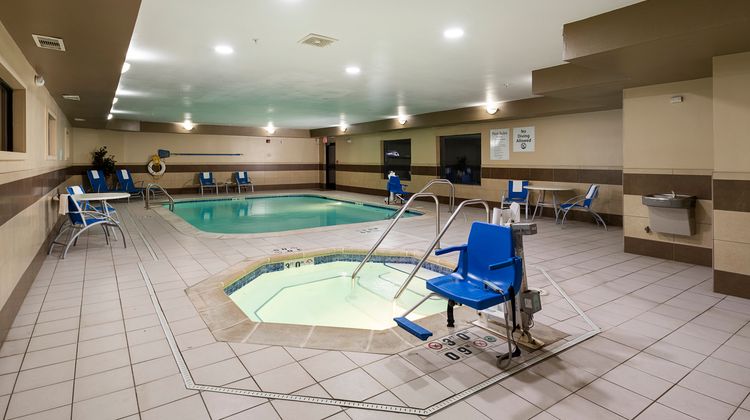 Holiday Inn Express West Bloomington Pool