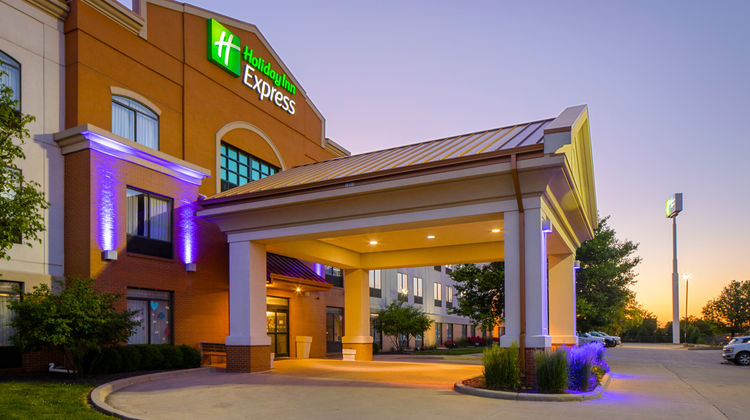 Holiday Inn Express West Bloomington Exterior