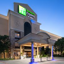 Holiday Inn Express Hotel & Suites