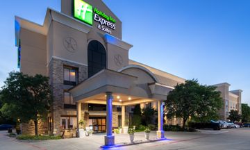 Holiday Inn Express Hotel & Suites