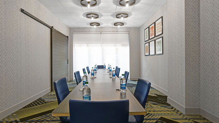 Holiday Inn Express Milwaukee Downtown Meeting