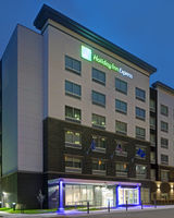 Holiday Inn Express Milwaukee Downtown