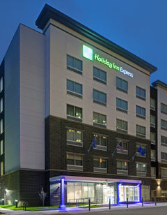 Holiday Inn Express Milwaukee Downtown