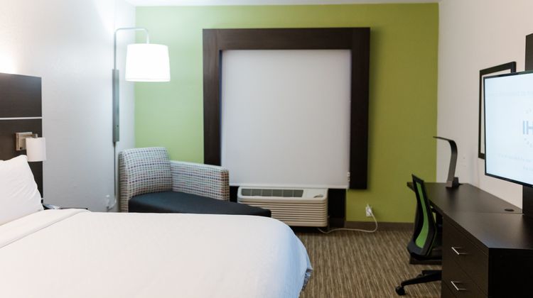 Holiday Inn Express & Suites Greenville Room