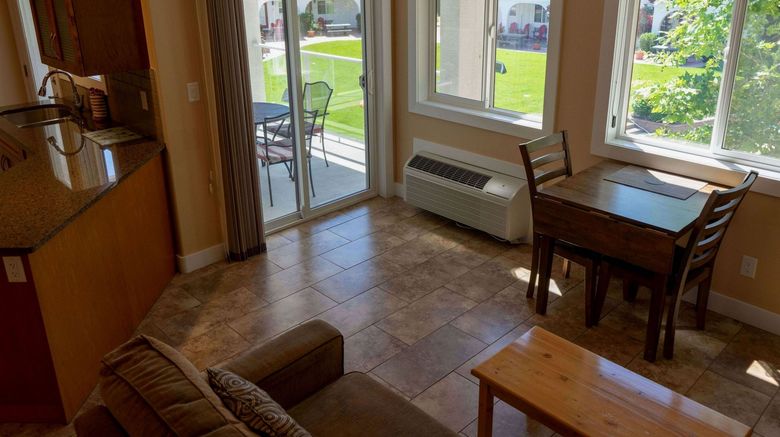 <b>Sandy Beach Suites Room</b>. Images powered by <a href="https://www.leonardoworldwide.com/" title="Leonardo Worldwide" target="_blank">Leonardo</a>.