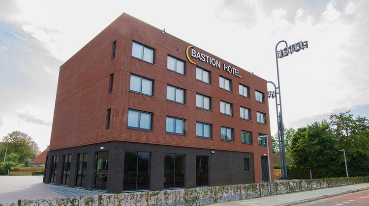 Bastion Hotel Exterior